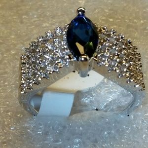 Women's blue sapphire marquis cut in .925 silver
